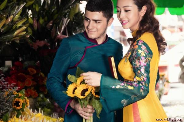 đi chợ mua thức ăn
